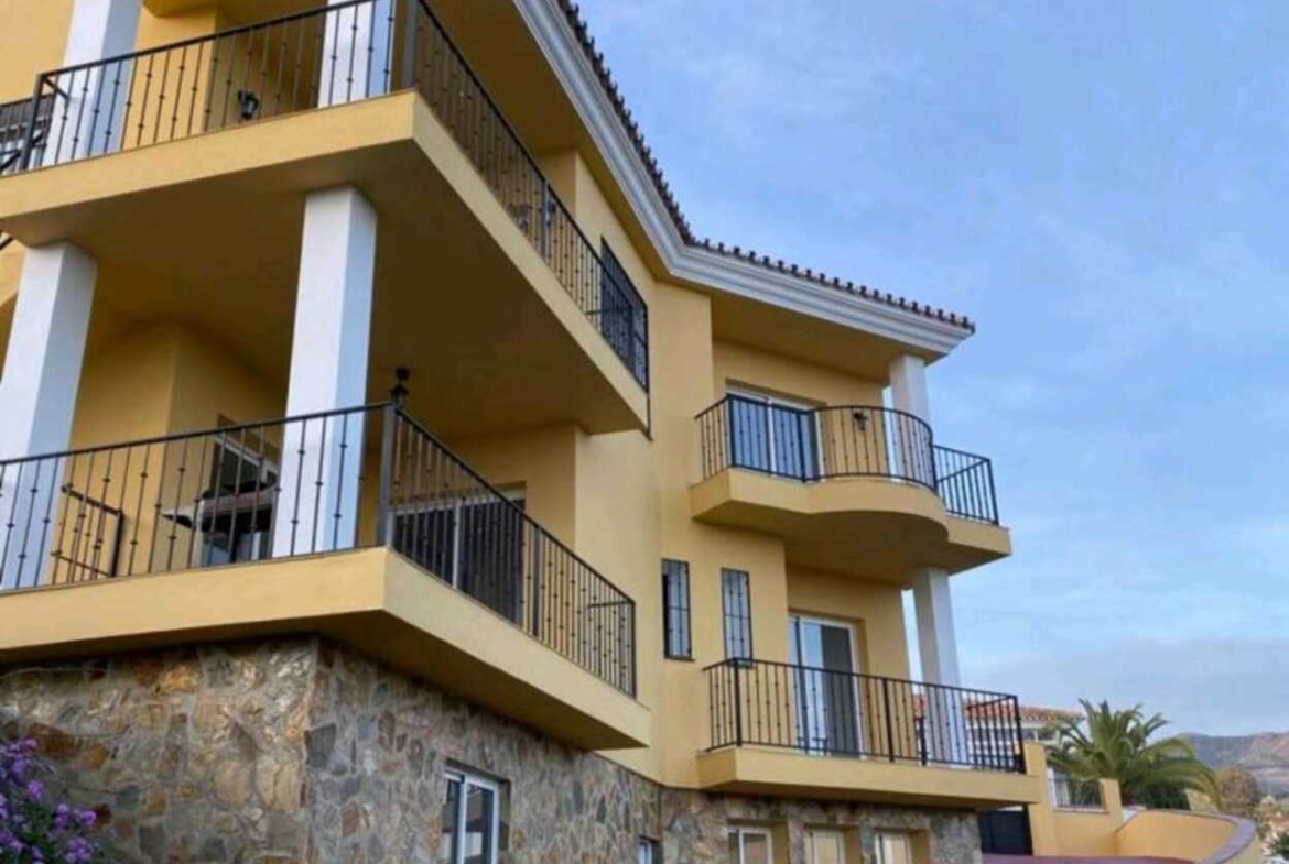 Detached Villa Vista Verde for Rent in Mijas Costa , Málaga, Spain