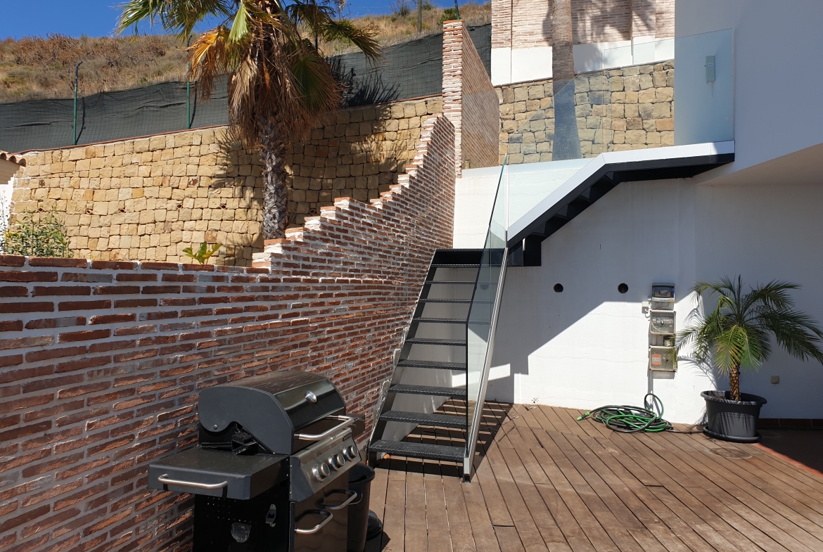 Semi Detached Seaview Villa Luna Fitness for Rent in Riviera Del Sol, Málaga, Spain
