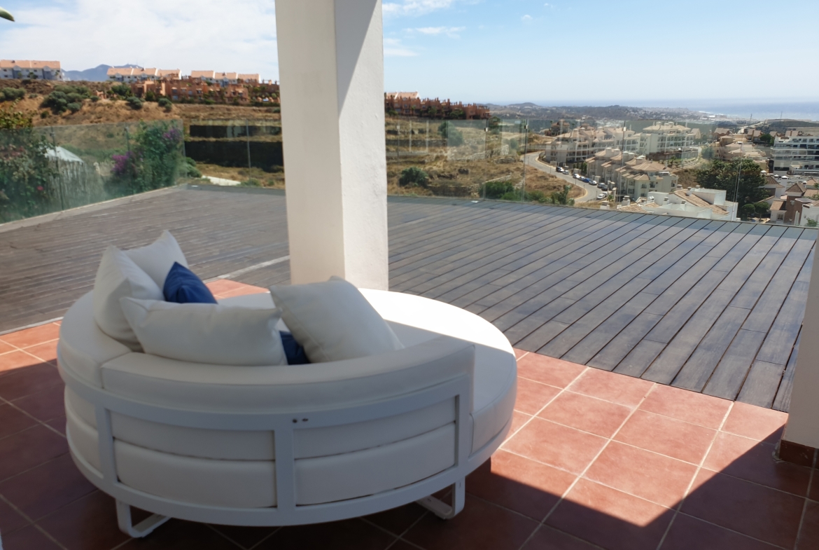 Semi Detached Seaview Villa Luna Fitness for Rent in Riviera Del Sol, Málaga, Spain