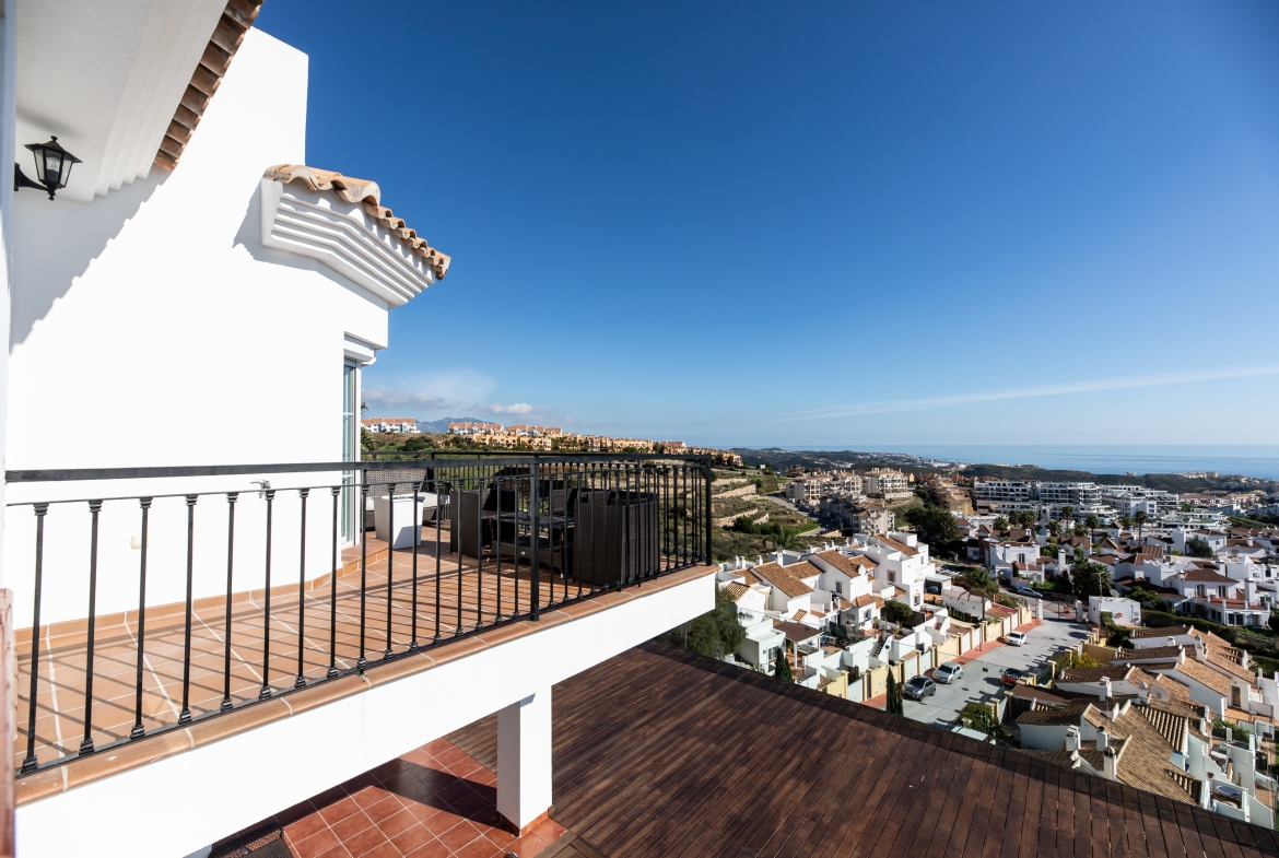 Semi Detached Seaview Villa Luna Fitness for Rent in Riviera Del Sol, Málaga, Spain