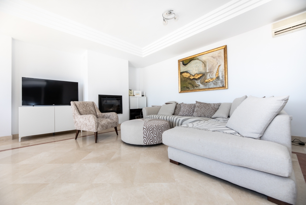 Semi Detached Seaview Villa Luna Fitness for Rent in Riviera Del Sol, Málaga, Spain
