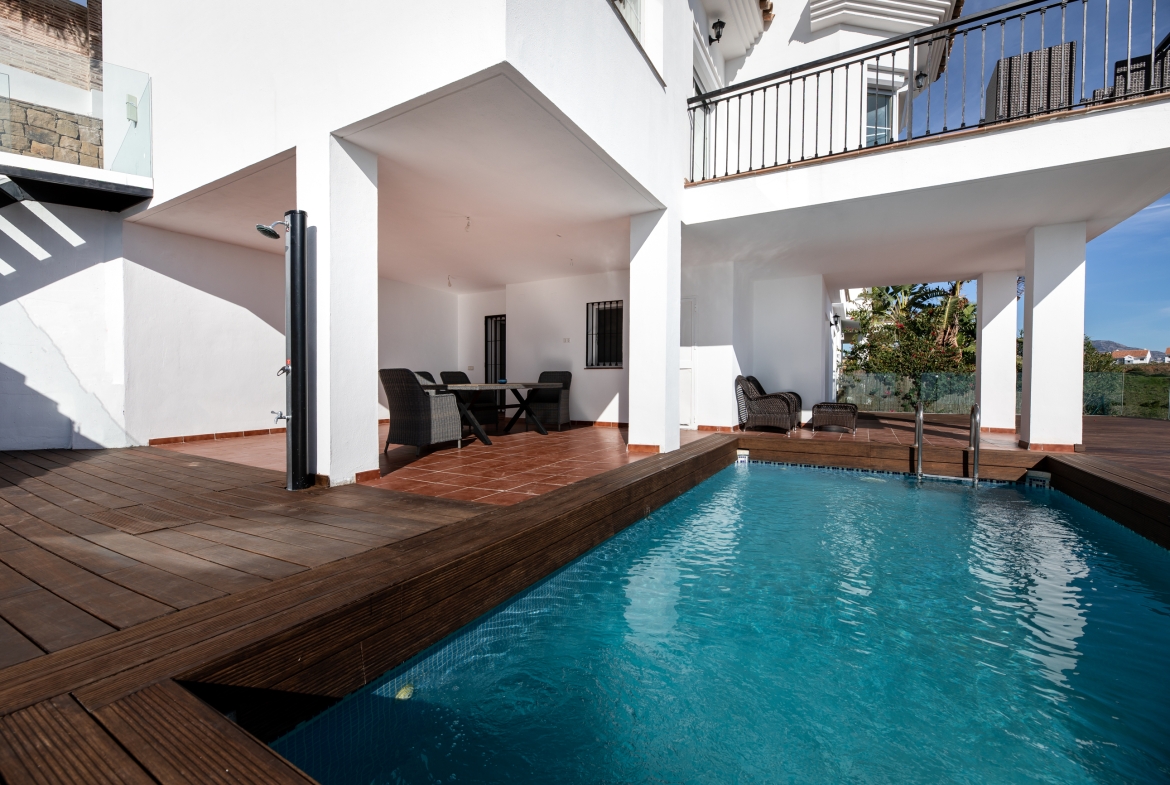 Semi Detached Seaview Villa Luna Fitness for Rent in Riviera Del Sol, Málaga, Spain