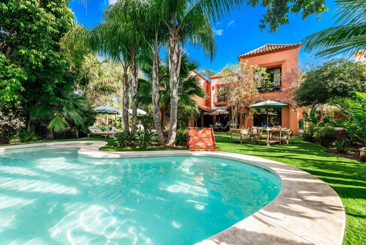 Detached Villa for Rent in Guadalmina Baja , Málaga, Spain