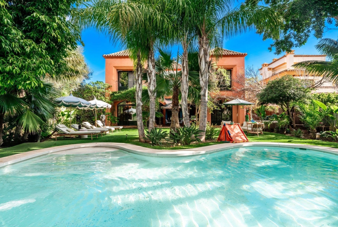 Detached Villa for Rent in Guadalmina Baja , Málaga, Spain