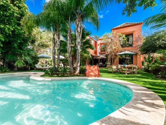 Detached Villa for Rent in Guadalmina Baja , Málaga, Spain