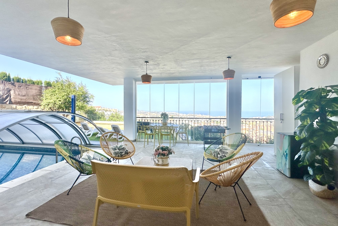 Semi Detached Villa Mirador for Rent in Riviera Del Sol, Málaga, Spain