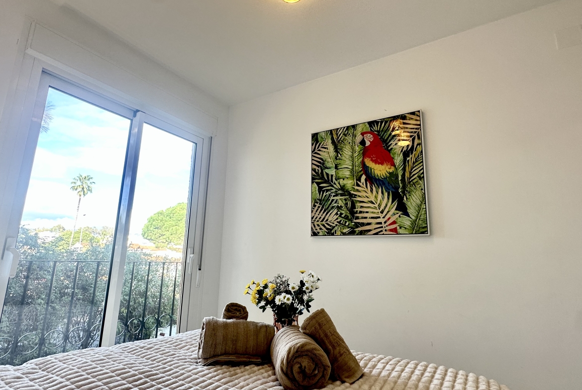 Renovated Apartment for Rent in Calahonda, Málaga, Spain