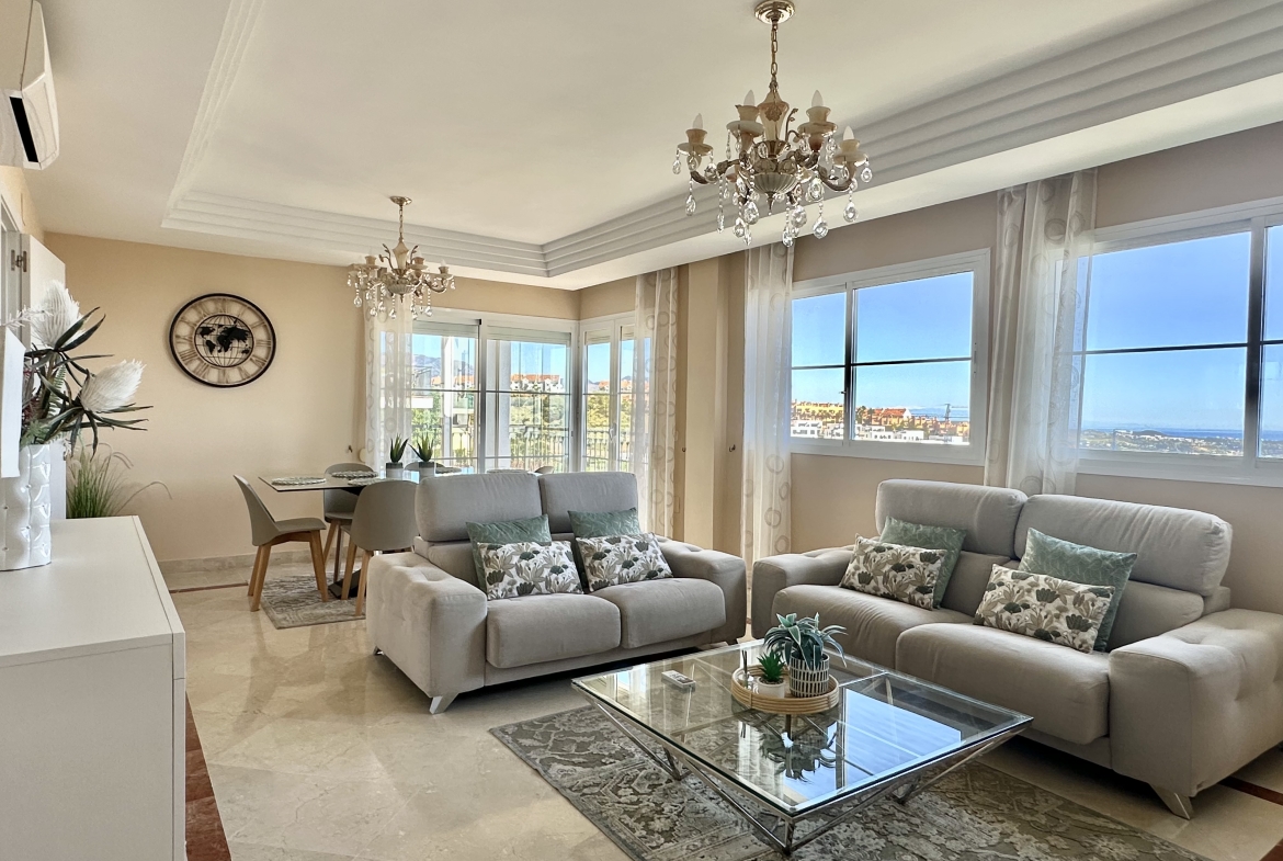 Semi Detached Villa Mirador for Rent in Riviera Del Sol, Málaga, Spain