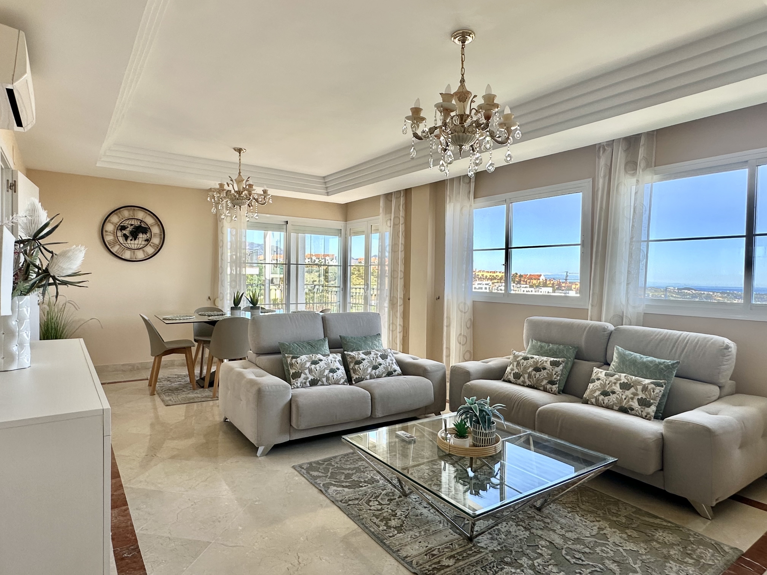 Semi Detached Villa Mirador for Rent in Riviera Del Sol, Málaga, Spain