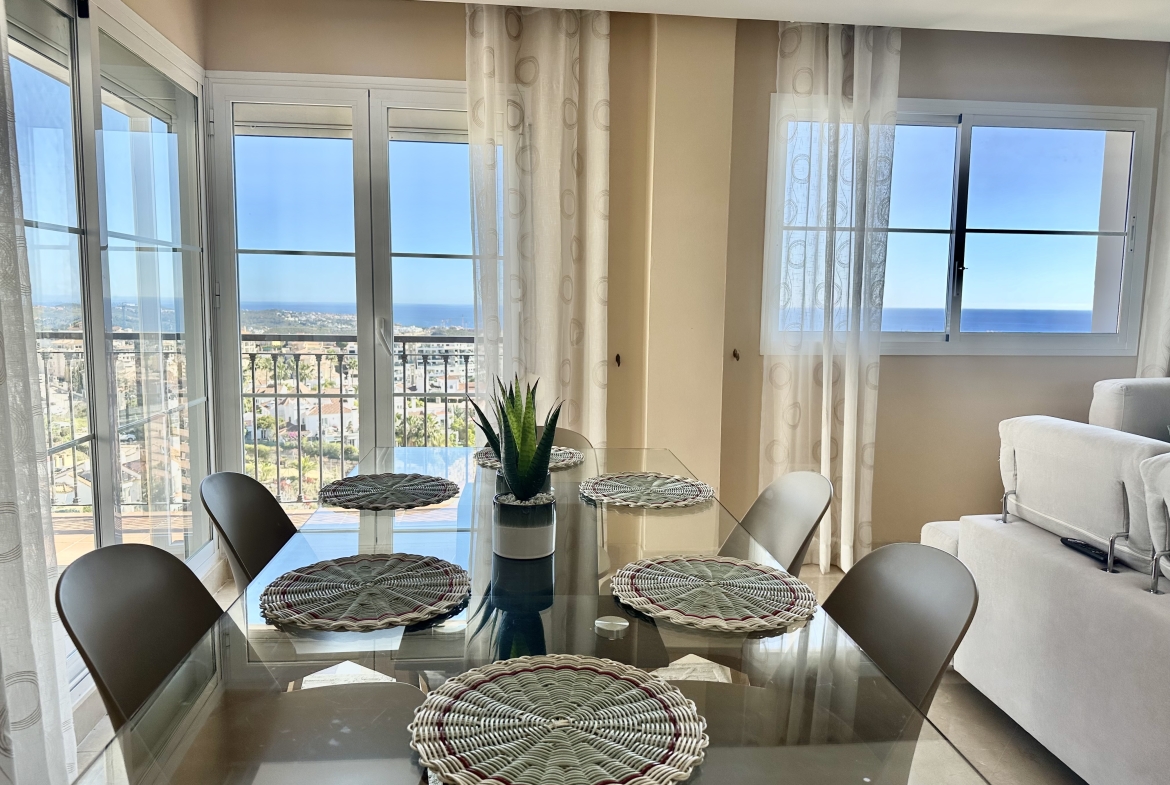 Semi Detached Villa Mirador for Rent in Riviera Del Sol, Málaga, Spain