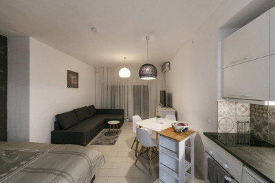 Ground Floor Studio for Rent in Calahonda, Málaga, Spain
