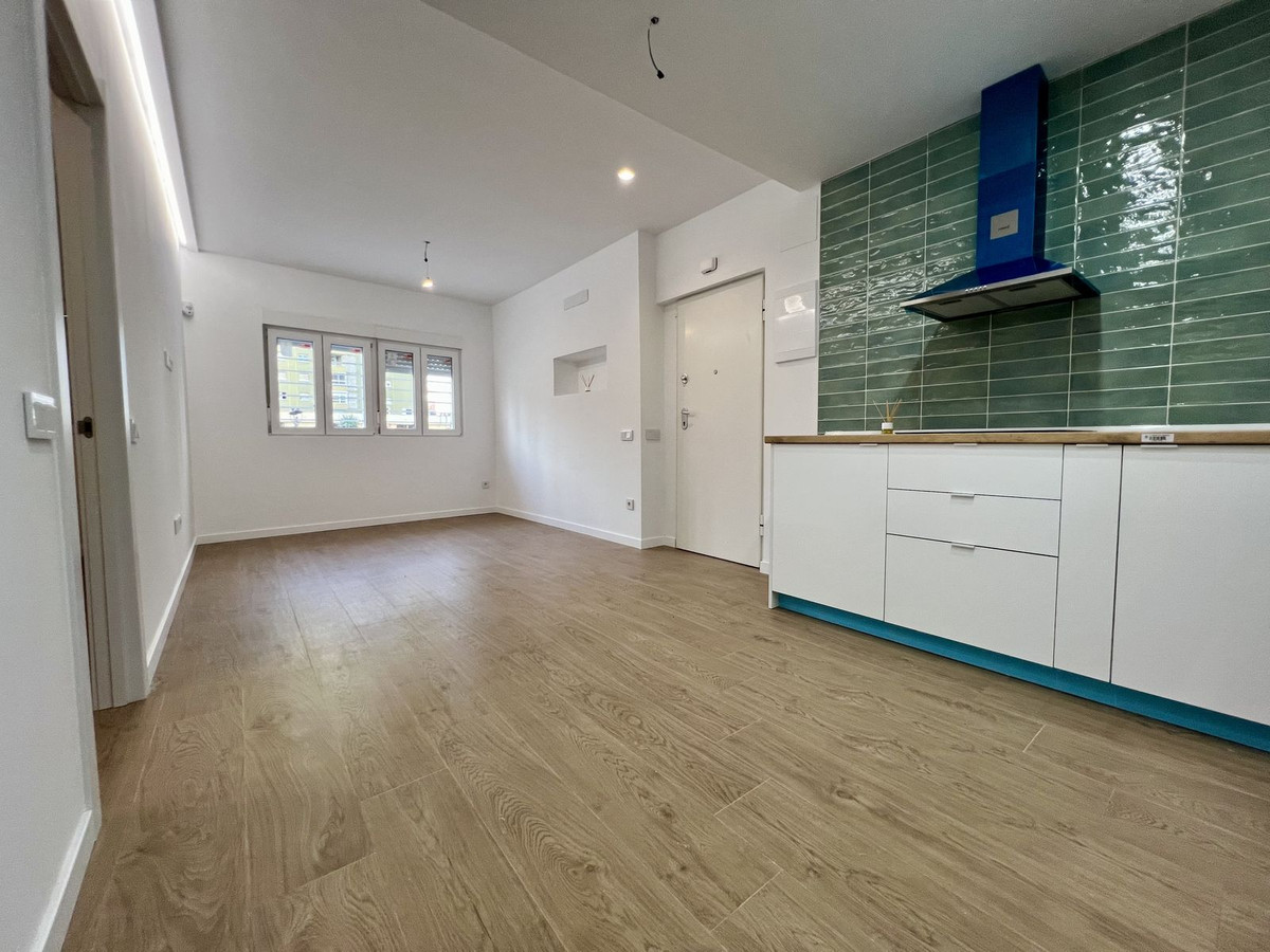 R5355292-sunny-coast-homes-image-1 Ground Floor Apartment in Torremolinos, Málaga, Spain