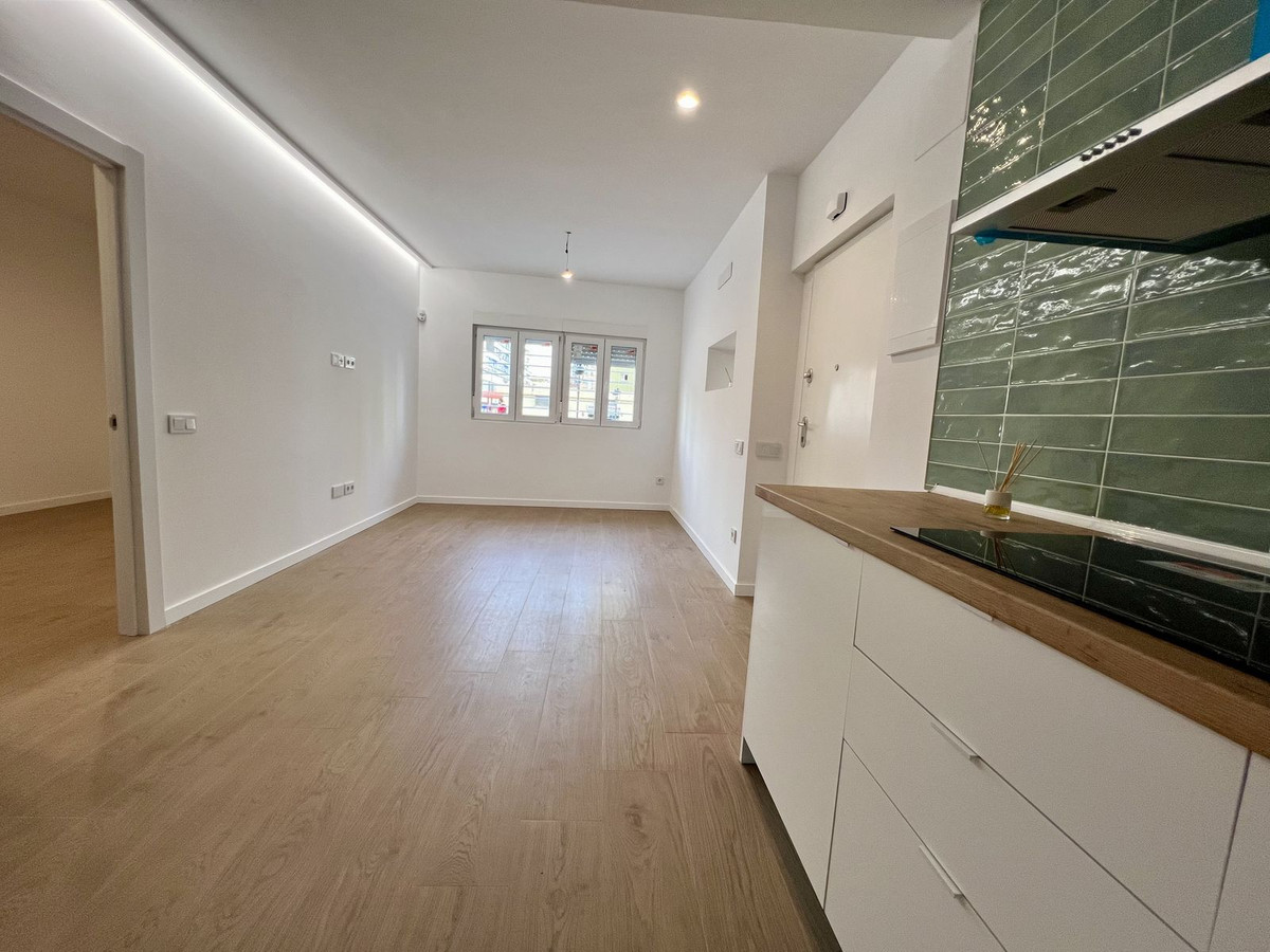 R5355292-sunny-coast-homes-image-2 Ground Floor Apartment in Torremolinos, Málaga, Spain