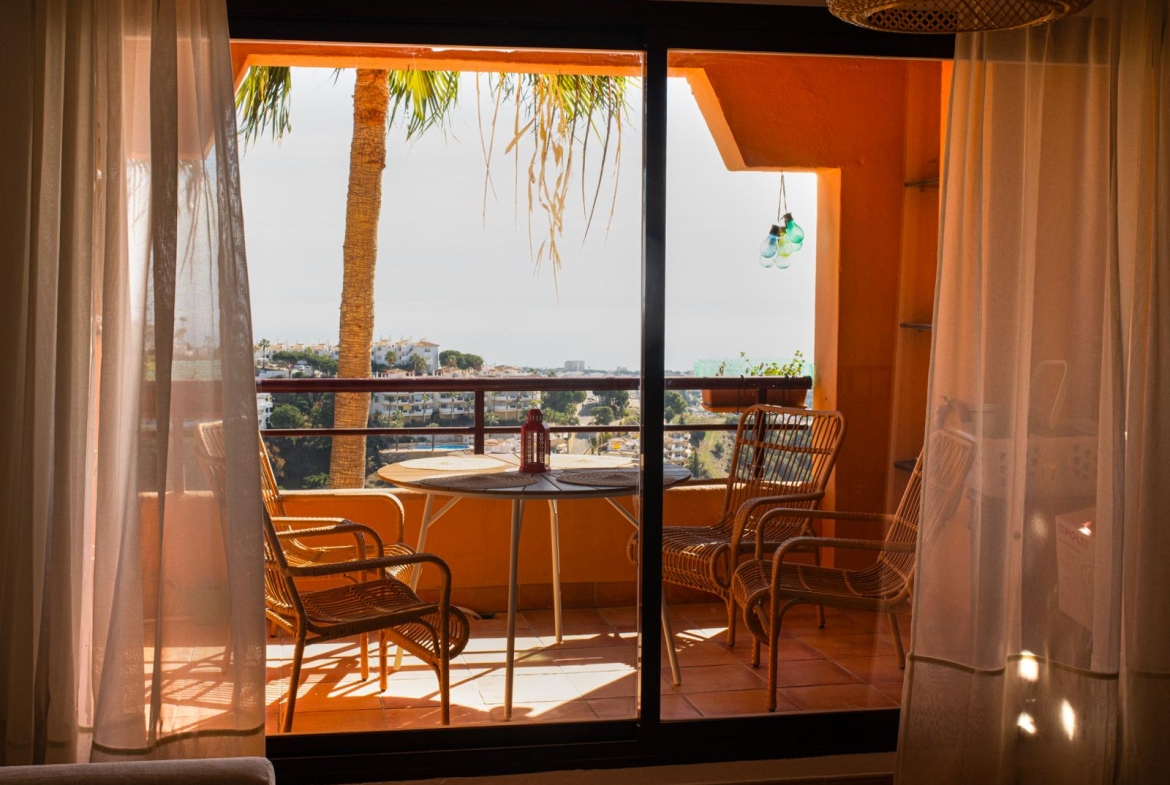 Seaview Duplex Apartment for Rent in Upper Calahonda, Málaga, Spain