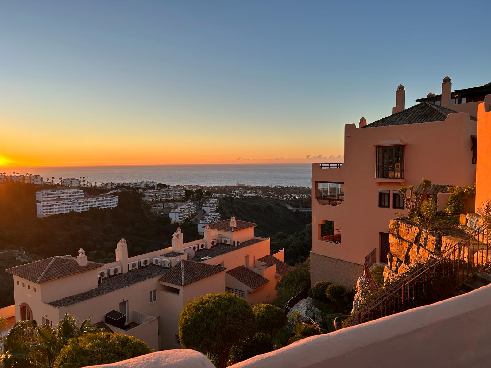 Seaview Duplex Apartment for Rent in Upper Calahonda, Málaga, Spain