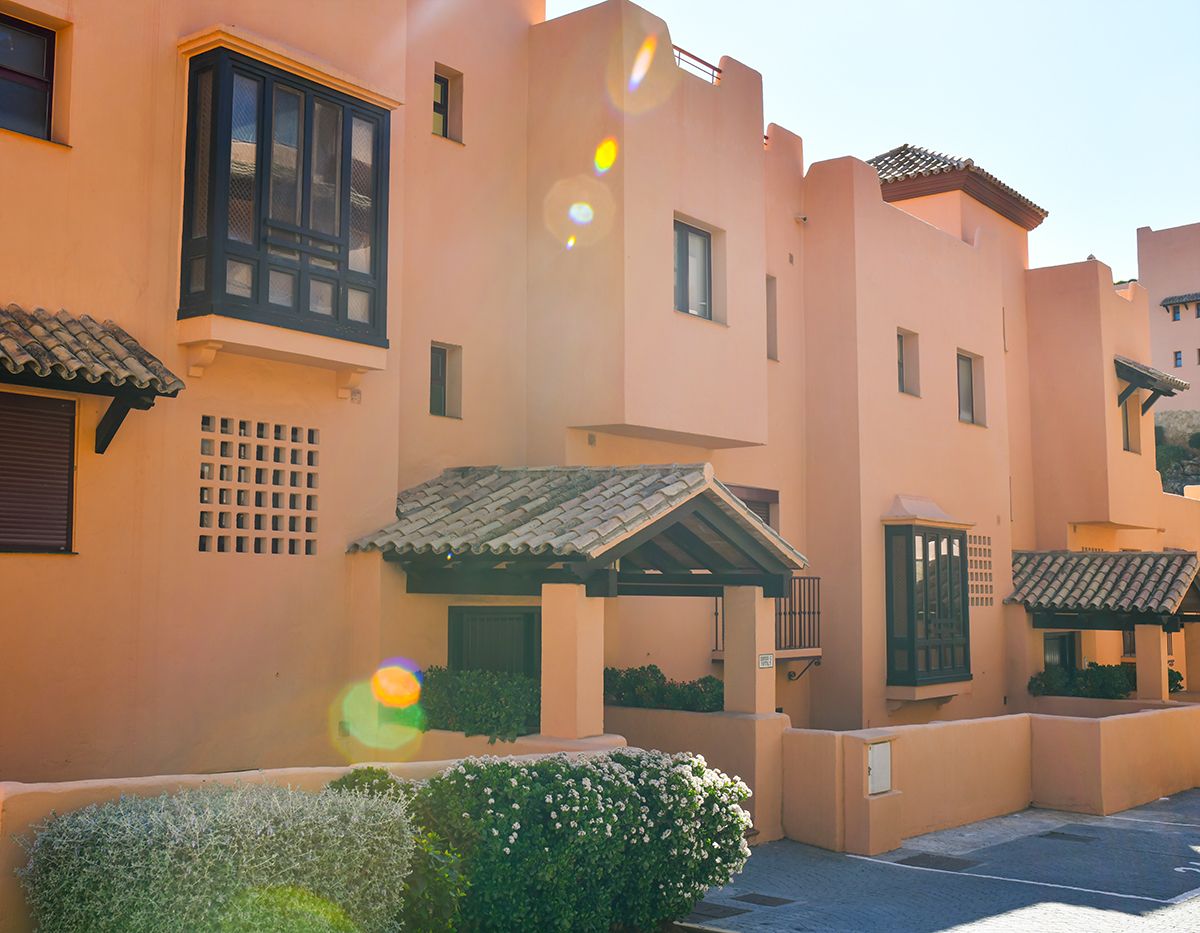 Seaview Duplex Apartment for Rent in Upper Calahonda, Málaga, Spain