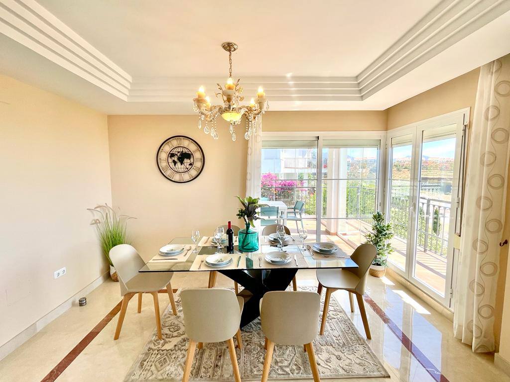 Semi Detached Villa Mirador for Rent in Riviera Del Sol, Málaga, Spain