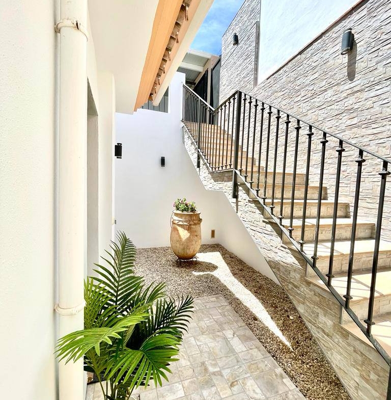 Semi Detached Villa Mirador for Rent in Riviera Del Sol, Málaga, Spain