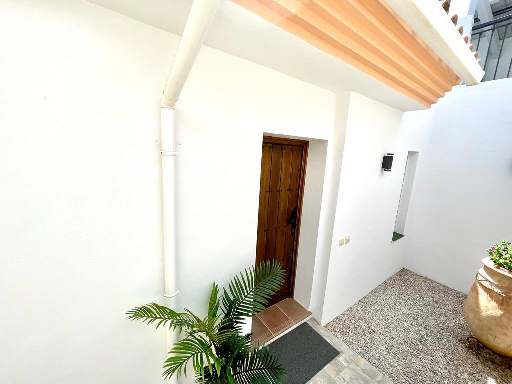 Semi Detached Villa Mirador for Rent in Riviera Del Sol, Málaga, Spain