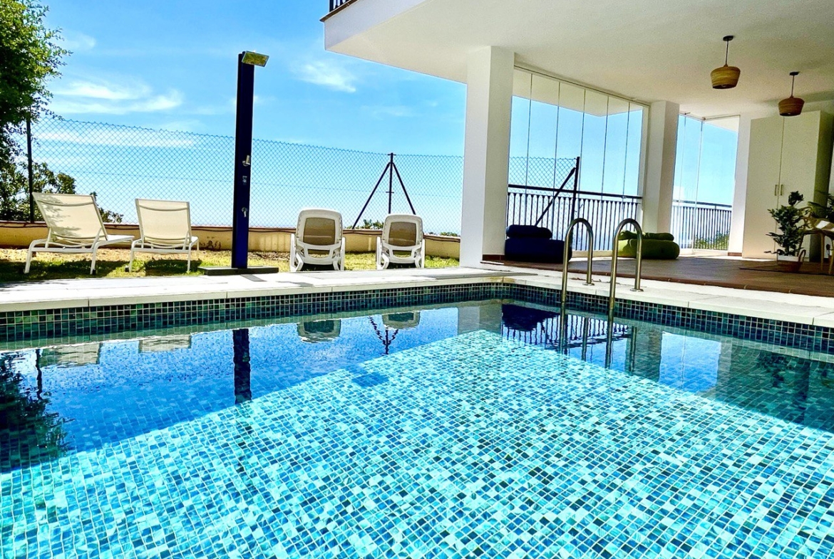 Semi Detached Villa Mirador for Rent in Riviera Del Sol, Málaga, Spain