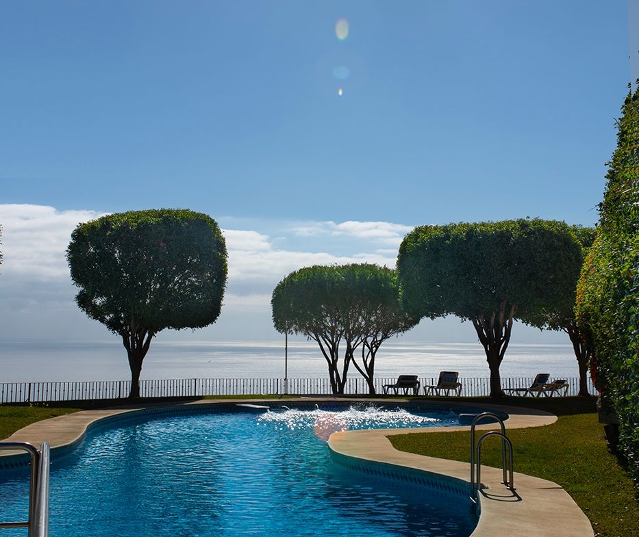 Seaview Duplex Apartment for Rent in Upper Calahonda, Málaga, Spain