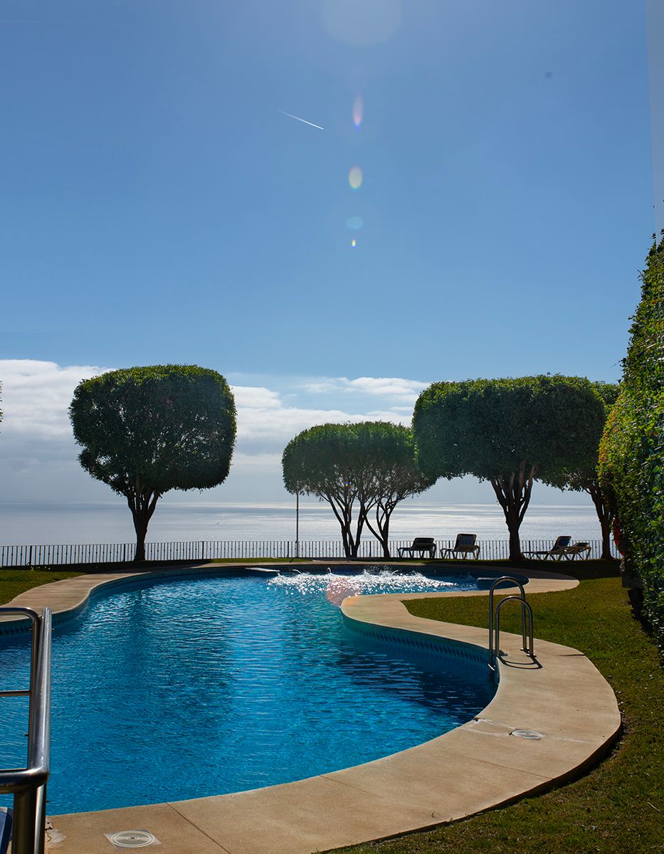 Seaview Duplex Apartment for Rent in Upper Calahonda, Málaga, Spain