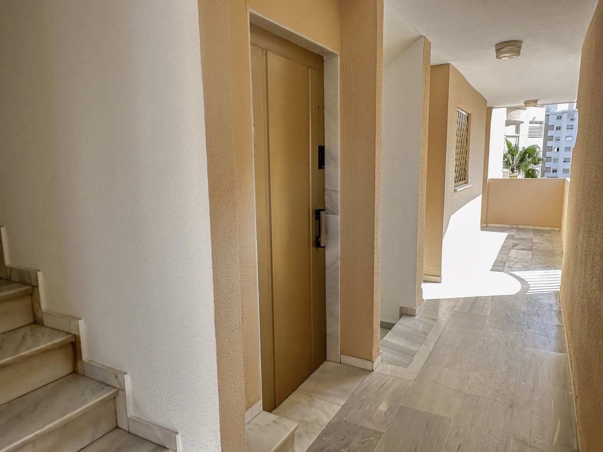 35-53608d01401493ba18e3704836160563 (1) Apartment for Rent in Fuengirola town center